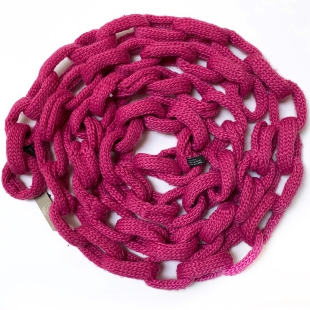 Knit chain/garland